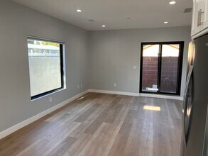 2901 Virginia Ave, Unit B in Santa Monica, CA - Building Photo - Building Photo