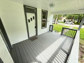 30 Anderson St in Aurora, MO - Building Photo - Building Photo