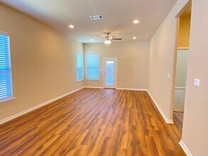 162 Rains in Kyle, TX - Building Photo - Building Photo