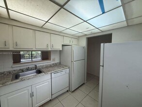 4220 Inverrary Blvd in Lauderhill, FL - Building Photo - Building Photo
