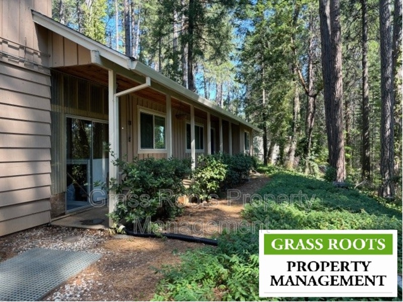 13215 Brunswick Rd in Grass Valley, CA - Building Photo