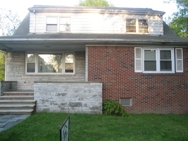 822 Kingsland Ln, Unit 1