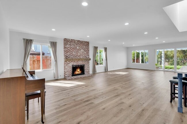 5814 Bounty St in San Diego, CA - Building Photo - Building Photo