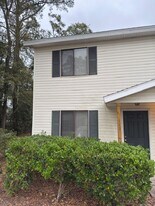 111 S East St in Kingsland, GA - Building Photo