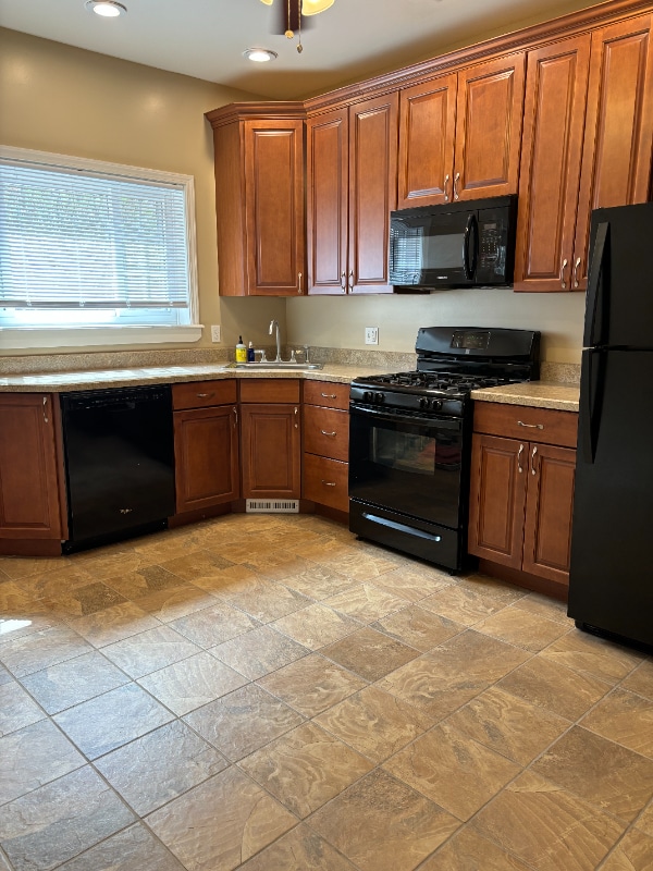 158 Dryden Way in Pittsburgh, PA - Building Photo - Building Photo