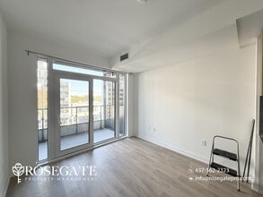 1037 The Queensway in Toronto, ON - Building Photo - Building Photo