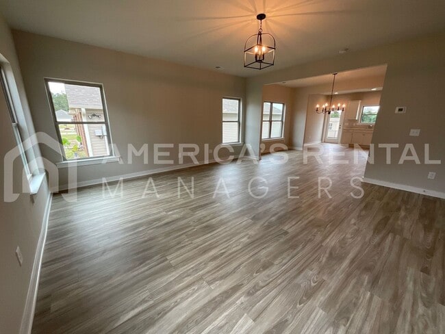 486 Andrew Dr in Weaver, AL - Building Photo - Building Photo