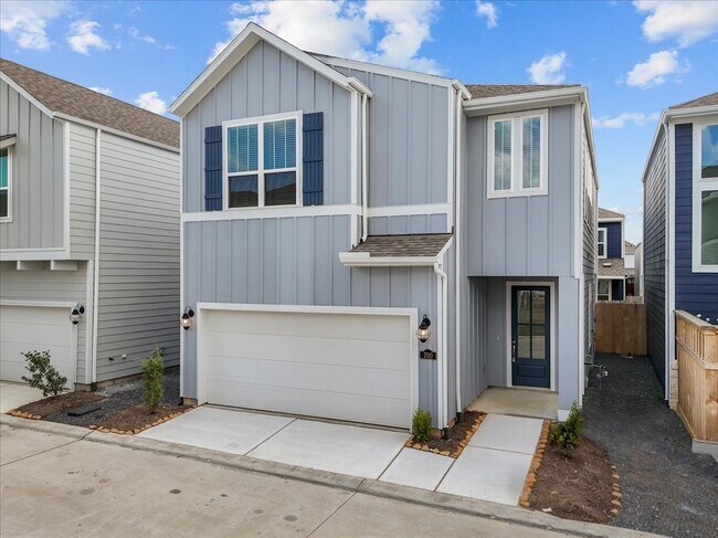 700 Topwater Trl in Kemah, TX - Building Photo - Building Photo