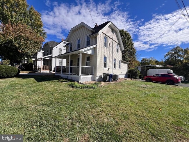 102 Tennis Ave in Ambler, PA - Building Photo - Building Photo