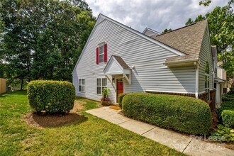 9014 Roseton Ln in Charlotte, NC - Foto de edificio - Building Photo