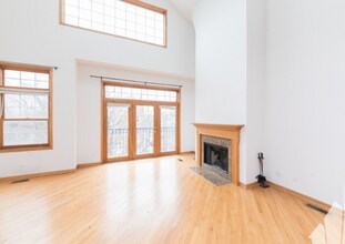 2714 N Wayne Ave, Unit 3 in Chicago, IL - Building Photo - Building Photo