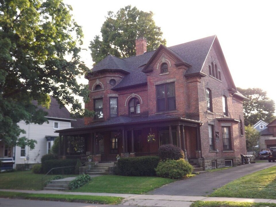 43 Ford Ave in Oneonta, NY - Building Photo