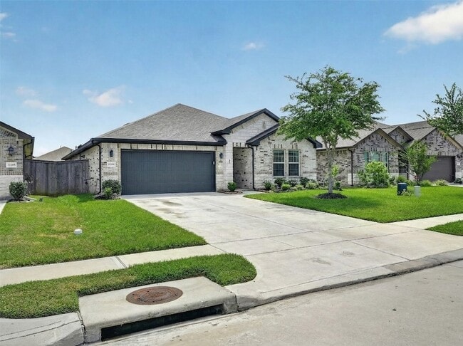 10109 Waterwall Ln in Texas City, TX - Foto de edificio - Building Photo