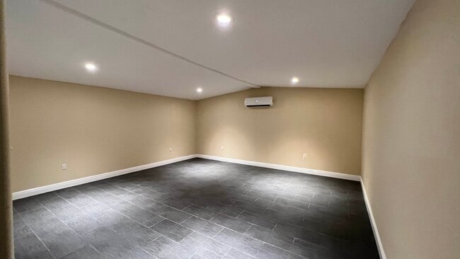 2730 NW 170th St in Miami Gardens, FL - Building Photo - Building Photo