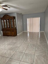 21132 NW 39th Ave in Miami Gardens, FL - Foto de edificio - Building Photo