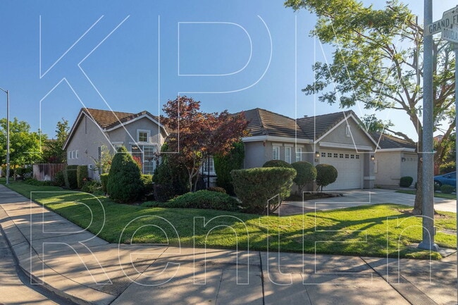 2554 Douglas Fir Dr in Lodi, CA - Building Photo - Building Photo