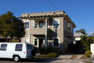 1066 Robinson Ave in San Diego, CA - Building Photo - Building Photo