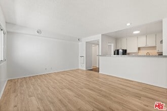 8148 Redlands St, Unit 3 in Los Angeles, CA - Building Photo - Building Photo