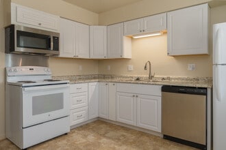 Sunrise Apartments in Roseville, CA - Building Photo - Interior Photo