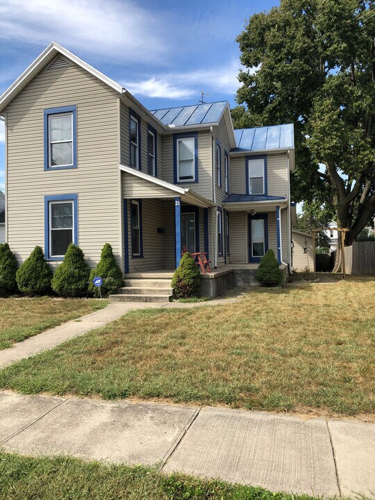21 E Pease Ave in West Carrollton, OH - Building Photo