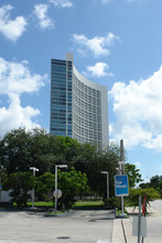 Blue in Miami, FL - Foto de edificio - Building Photo