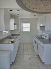 400 Pso De Corrales in Corrales, NM - Foto de edificio - Building Photo