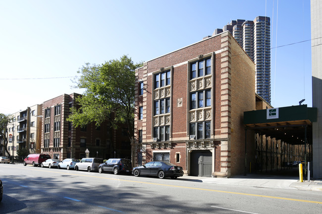 510-34 W. Addison St. in Chicago, IL - Building Photo - Building Photo