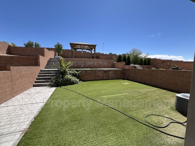 12036 Monachos Rd SE in Albuquerque, NM - Building Photo - Building Photo