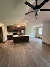1124 Juniper Pl in Eau Claire, WI - Building Photo - Building Photo