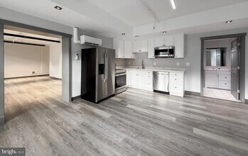1365 Wisconsin Ave NW in Washington, DC - Building Photo - Building Photo