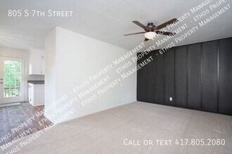 805 S 7th St in Ozark, MO - Building Photo - Building Photo