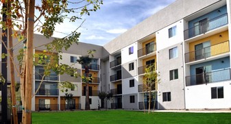 Lofts@10 Apartments in Phoenix, AZ - Foto de edificio - Building Photo