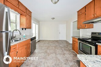 208 Wildwood Dr in Stockbridge, GA - Building Photo - Building Photo