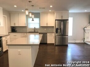 8222 Greenbrier in San Antonio, TX - Foto de edificio - Building Photo