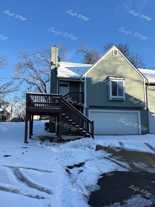 8955 Hauser in Lenexa, KS - Building Photo