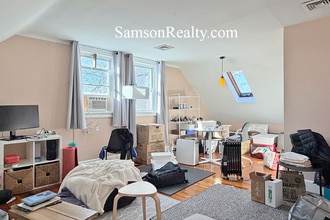 135 Glenwood Ave, Unit 2 in Pawtucket, RI - Building Photo - Building Photo