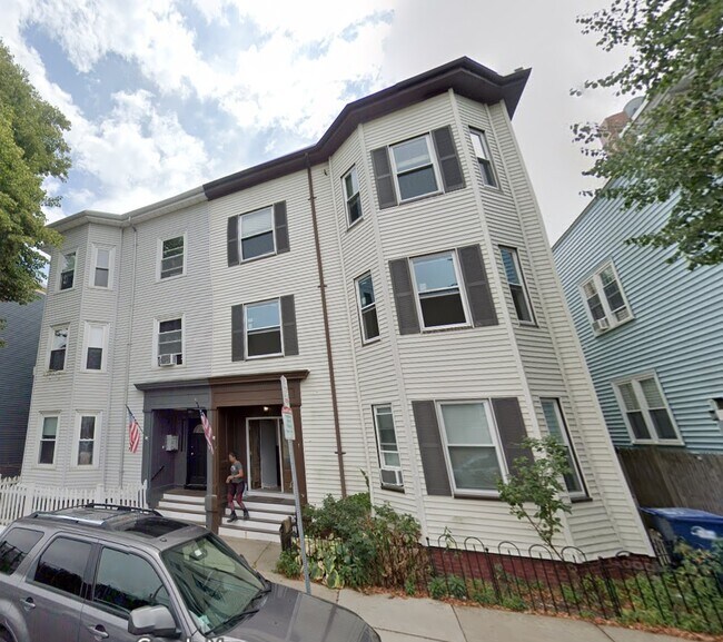 819 E 2nd St, Unit 3 in Boston, MA - Building Photo - Building Photo
