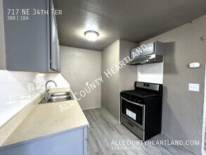 717 NE 34th Terrace in Oklahoma City, OK - Building Photo - Building Photo