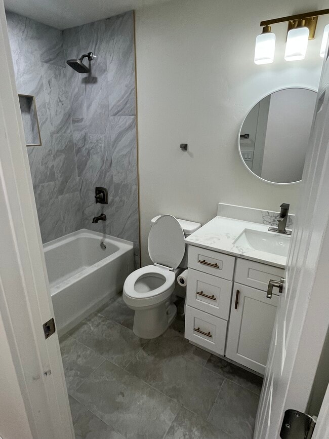 7061 W 3800 S in West Valley City, UT - Building Photo - Building Photo