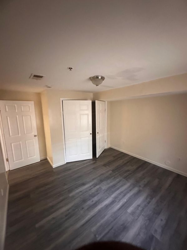 408-410 South 19th Street, 1 in Newark, NJ - Foto de edificio - Building Photo