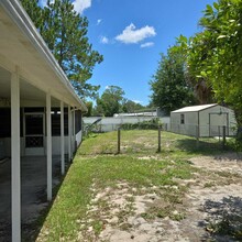 202 Monroe Ave in Satsuma, FL - Building Photo - Building Photo