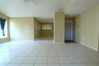 2248 Greenview Cir in Orlando, FL - Foto de edificio - Building Photo