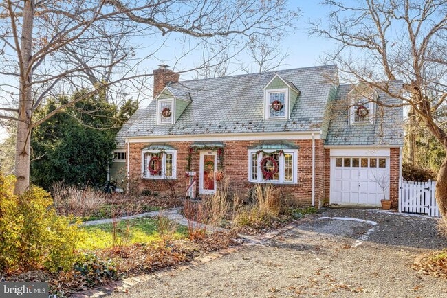 property at 3062 N Quincy St