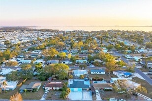 2408 Colgate Ave in Bradenton, FL - Building Photo