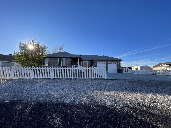 85 330 E in Gunnison, UT - Building Photo - Building Photo