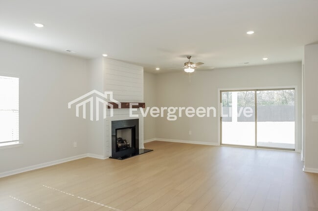 14665 Mountain Strm Dr in Athens, AL - Building Photo - Building Photo