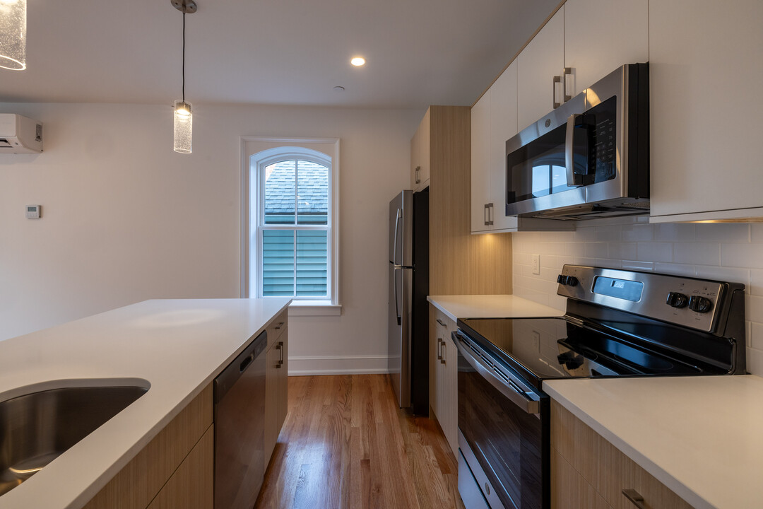 31 S Perry St in Poughkeepsie, NY - Building Photo