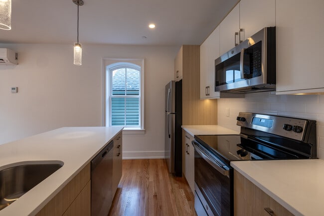 31 S Perry St, Unit 1b-1bLoft