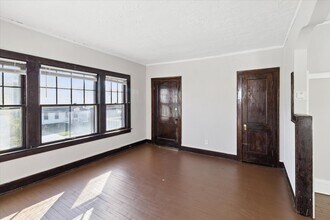 1524 E 204th St-Unit -Unit 2 - Up in Euclid, OH - Building Photo - Building Photo