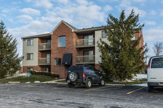 Oak Wood Apartments in Mansfield, OH - Building Photo - Building Photo